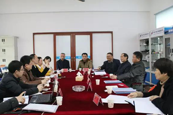熱烈慶祝我司PVDF大規(guī)格板材專利轉化推進項目驗收圓滿成功！